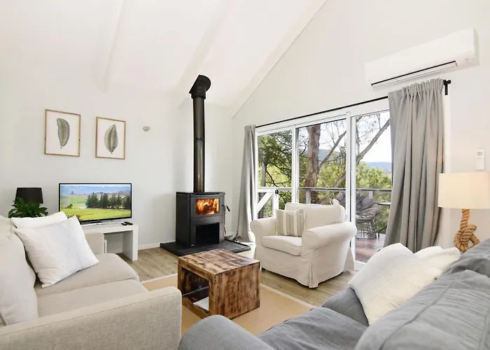 Treetops - Three Bedroom Home With Great Views, In The Village!