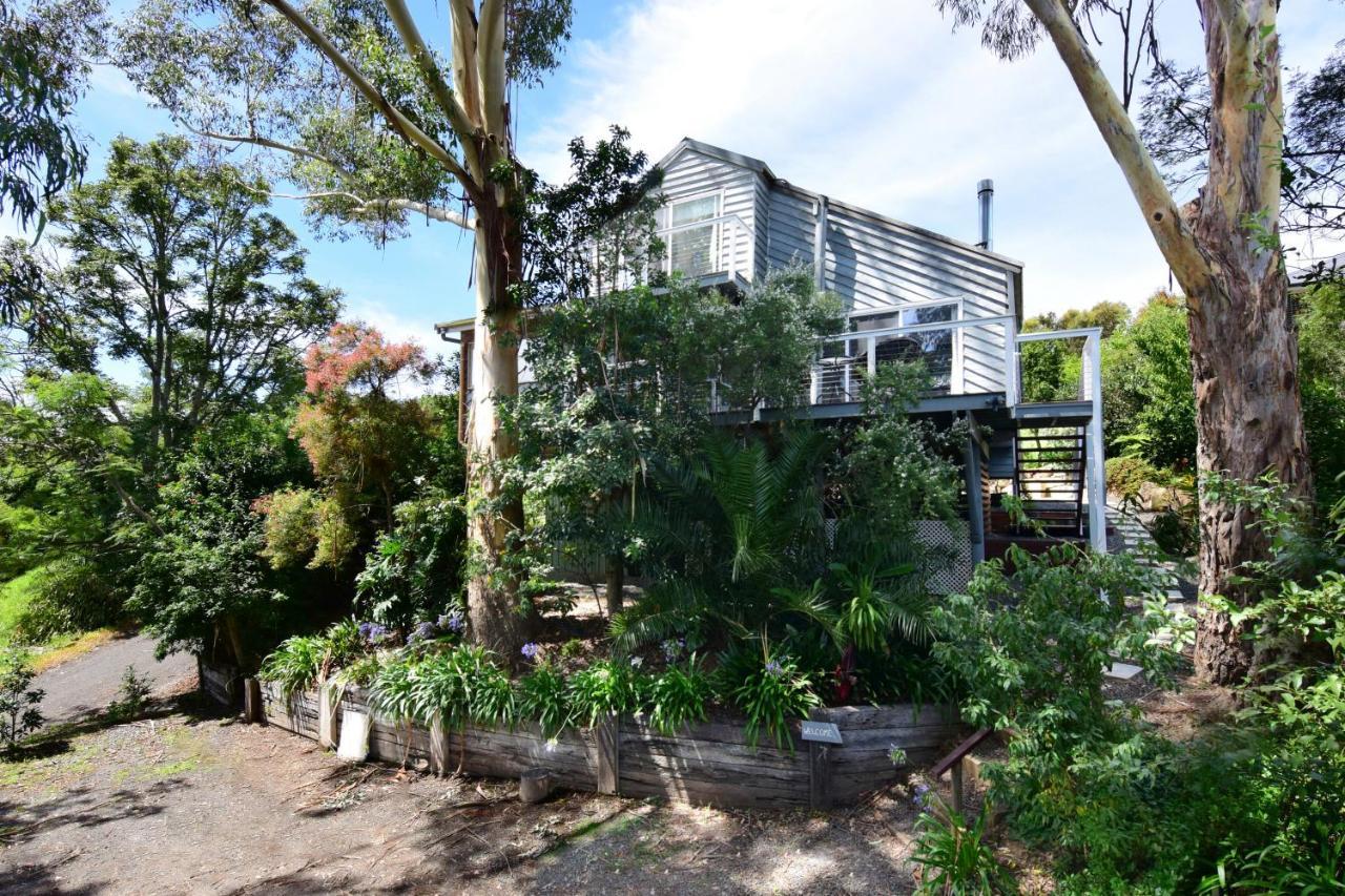 Treetops - Three Bedroom With Great Views, In The Village! Holiday home Kangaroo Valley